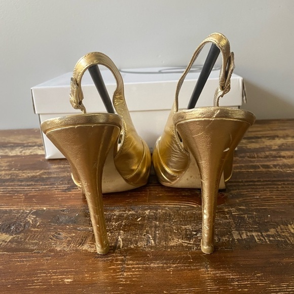 Nine West Gold platform sling back sandals, size 7.5. - Picture 4 of 7